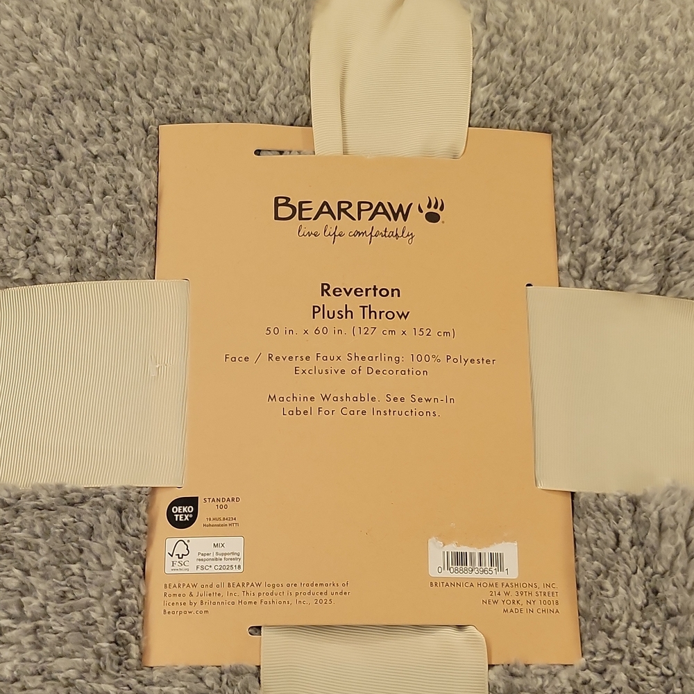 BearPaw Cozy Gray and Cream Throw - Picture 3 of 5